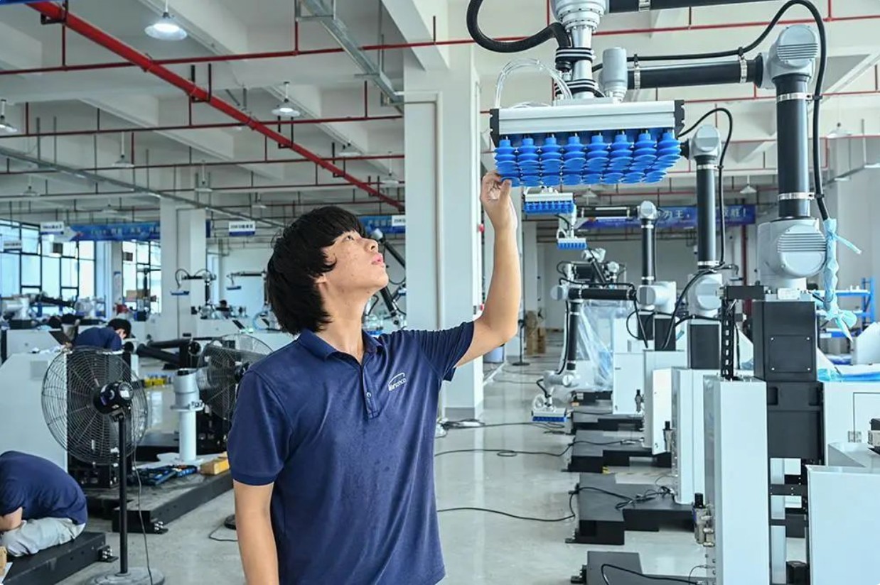全自动码垛机：高效提升物流码垛效率